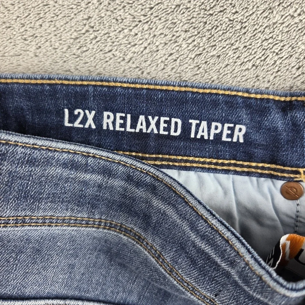 DUER L2X Relaxed Taper Jeans Med Wash Denim Cotton Blend 5-Pocket Mens 33X31